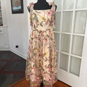 Elegant Floral Embroidered Formal Dress - Cream and Pink